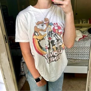 LONEY TUNES GRAPHIC TEE